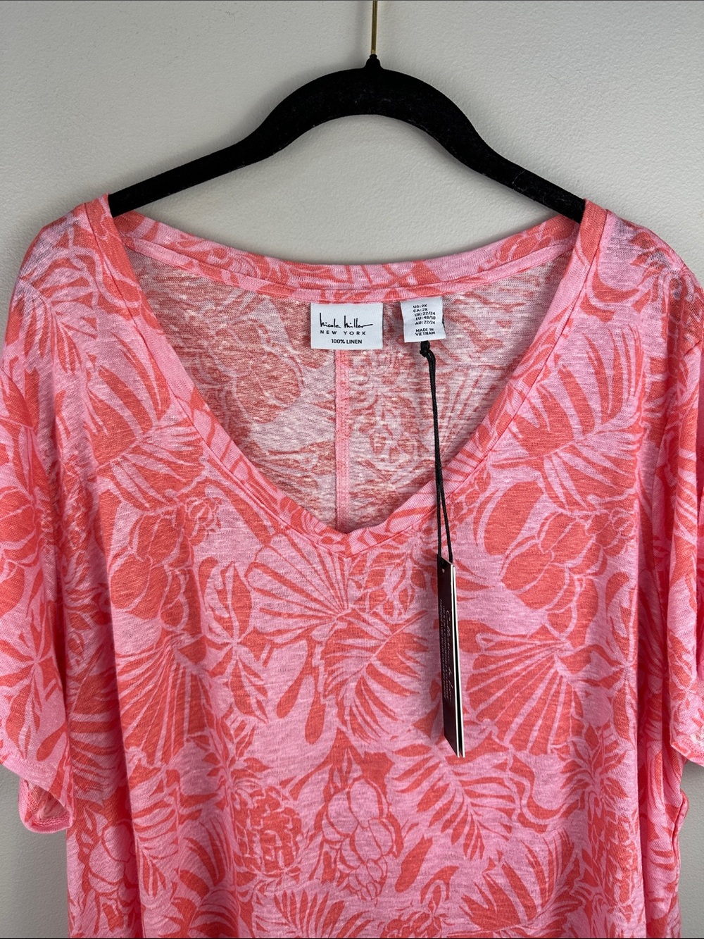 Nicole Miller Linen Coral-Pink Tropical Print V-Neck Tee NEW! - Picture 8 of 8